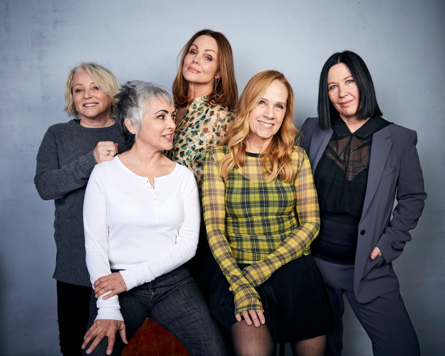 Gina Schock, Belinda Carlisle, Kathy Valentine, Charlotte Caffey, Jane Wiedlin