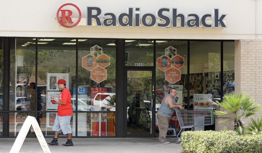 Radio Shack store facade in 2014