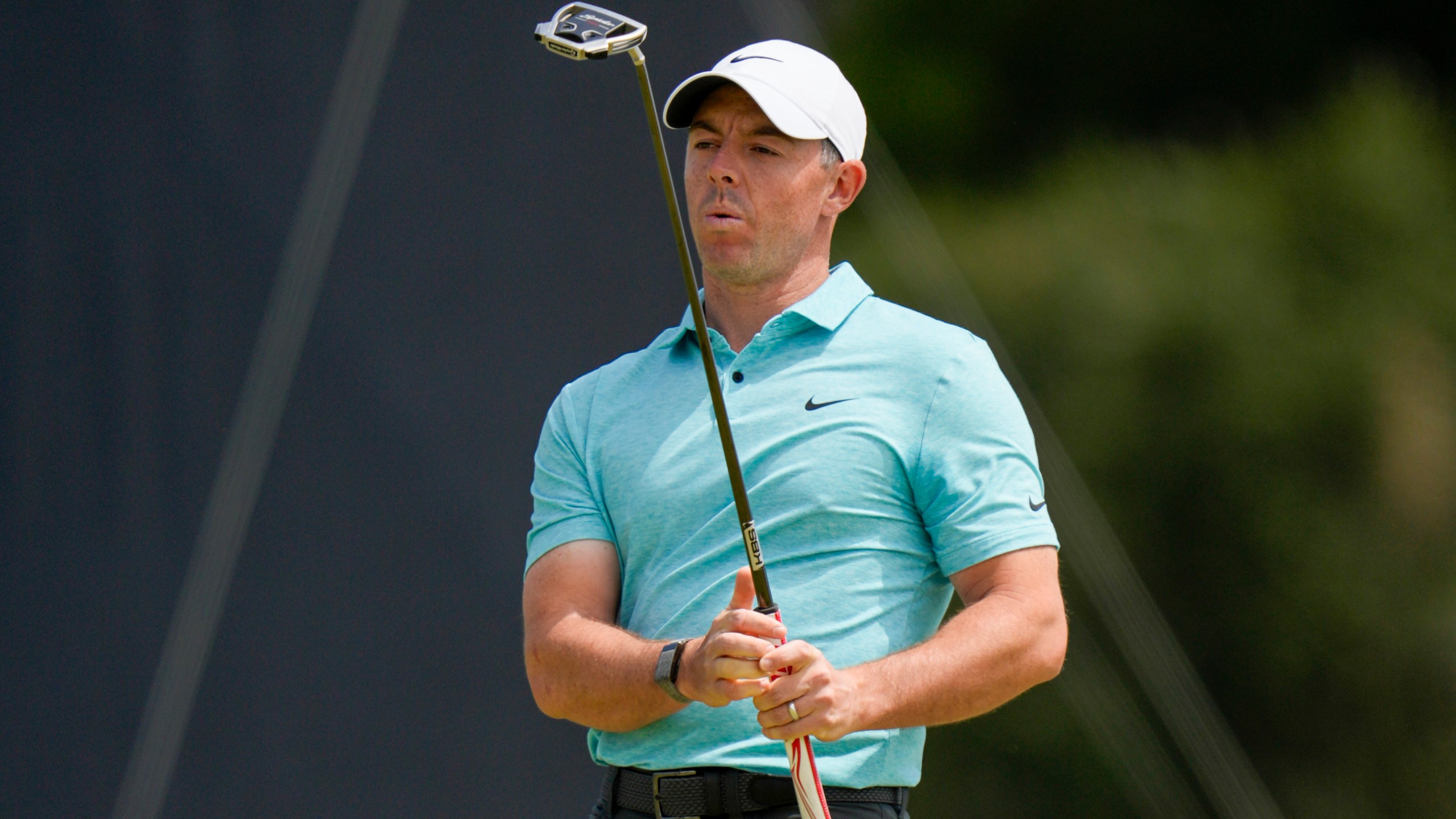 Rory McIlroy reacts after missing a putt on the first hole during the final round of the U.S. Open golf tournament at Los Angeles Country Club on Sunday, June 18, 2023, in Los Angeles. (AP Photo/Marcio J. Sanchez)