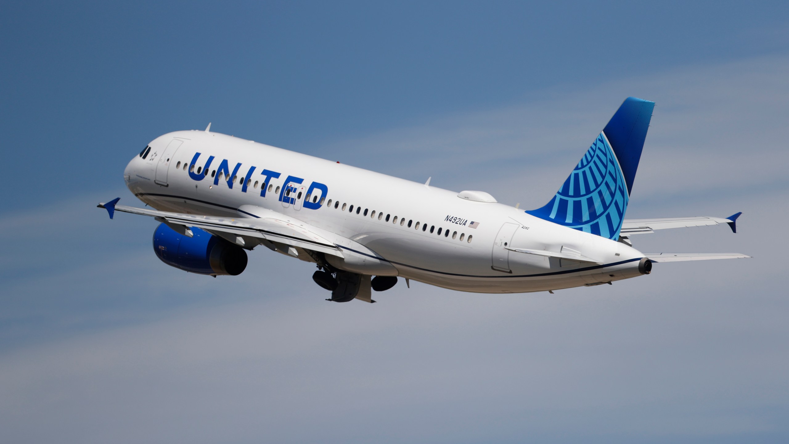 FILE - A United Airlines jetliner lifts off from a runway at Denver International Airport on June 10, 2020, in Denver. United Airlines says that it will start boarding passengers in economy class with window seats first starting next week, a move that will speed up boarding times for flights. The airline said in an internal memo that it will implement the plan on Oct. 26, 2023. (AP Photo/David Zalubowski, File)