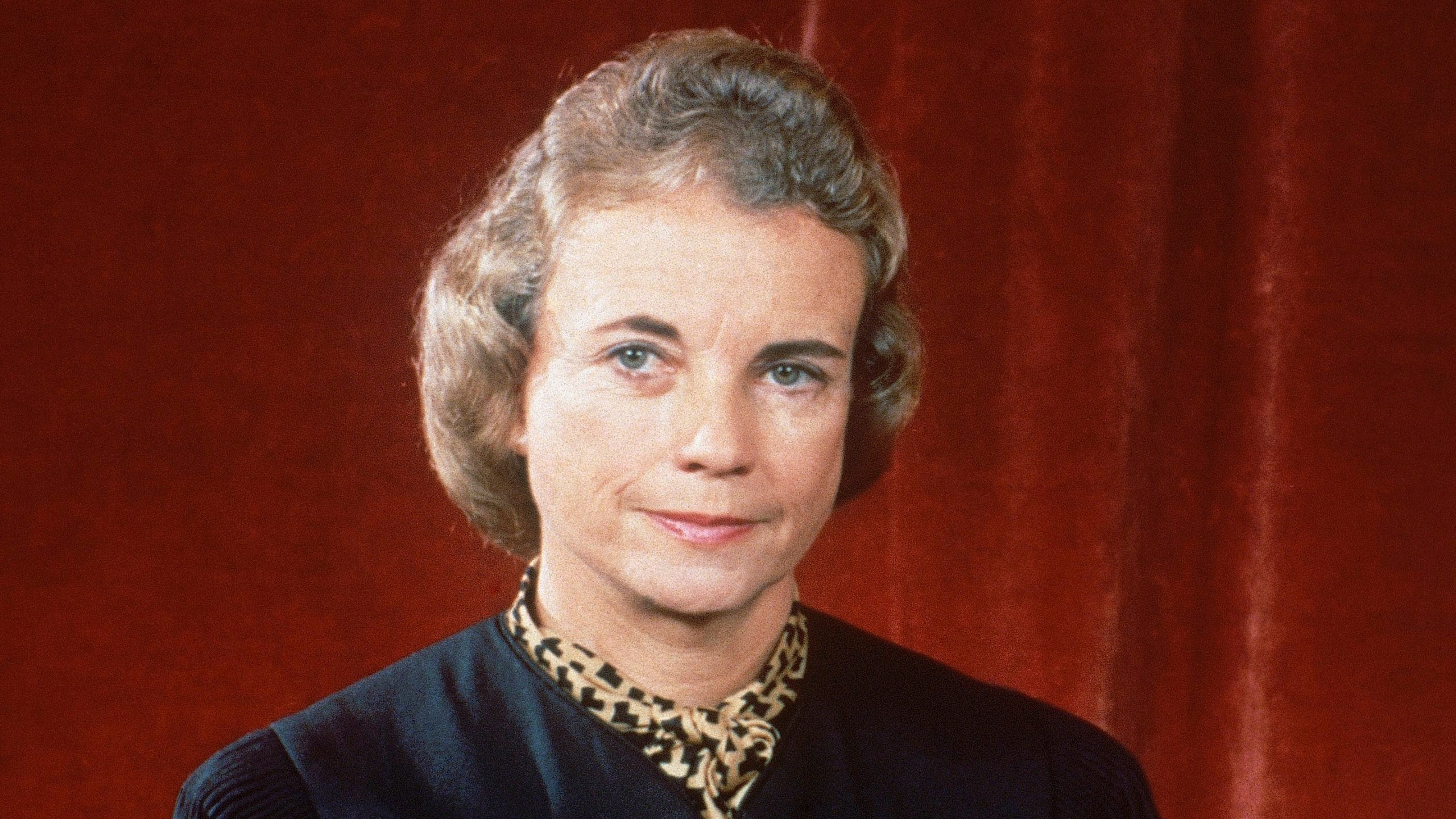 FILE - Supreme Court Associate Justice Sandra Day O'Connor poses for a photo in 1982. The late Justice Sandra Day O'Connor, the first woman to serve on the Supreme Court and an unwavering voice of moderate conservatism for more than two decades, will lie in repose in the court's Great Hall on Monday, Dec. 18, 2023. (AP Photo, File)