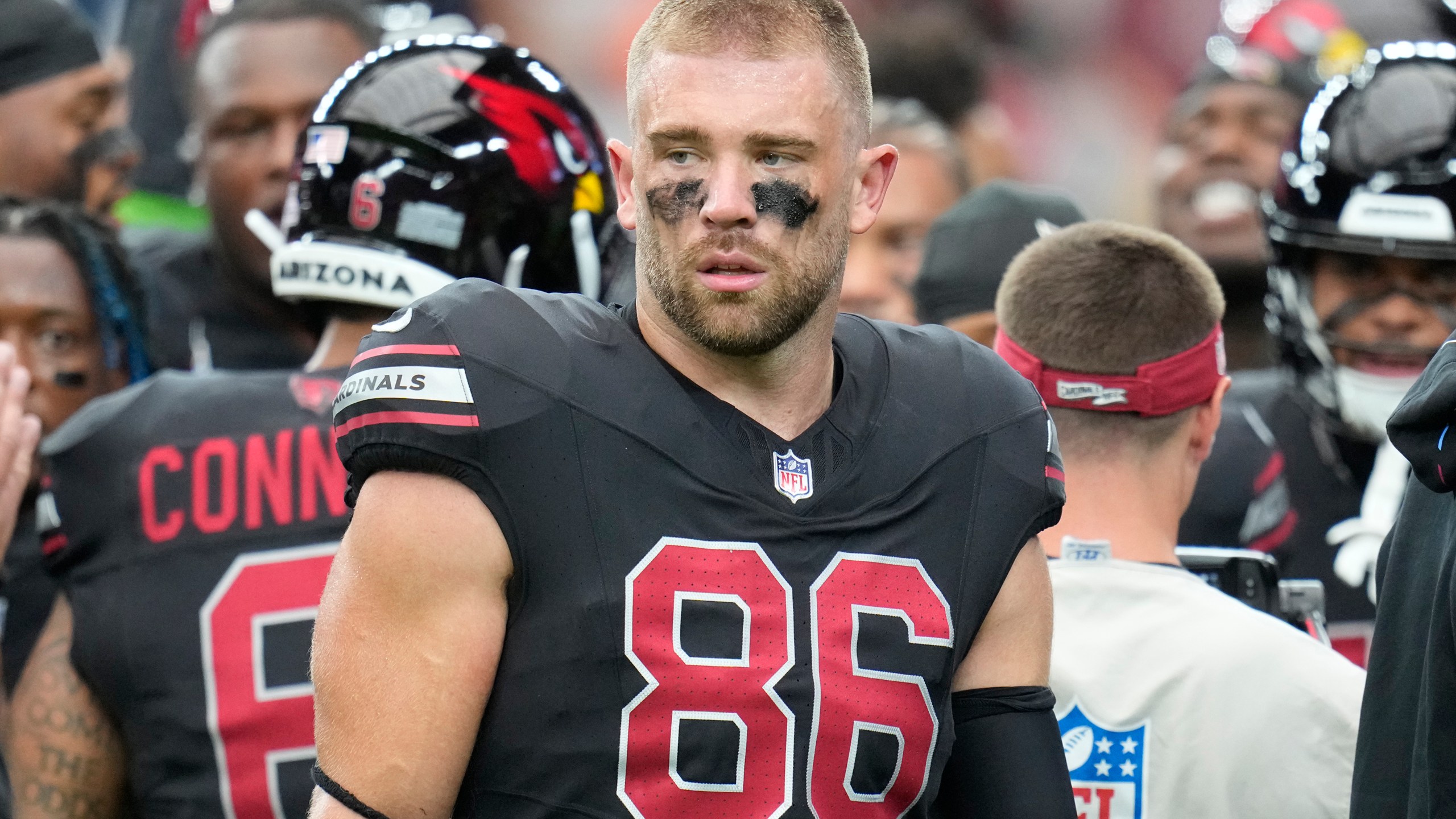 FILE - Arizona Cardinals tight end Zach Ertz pauses on the field prior to an NFL football game against the Cincinnati Bengals Sunday, Oct. 8, 2023, in Glendale, Ariz. he Washington Commanders are signing veteran tight end Ertz, two people with knowledge of the move told The Associated Press on Wednesday, March 6, 2024. (AP Photo/Ross D. Franklin, File)