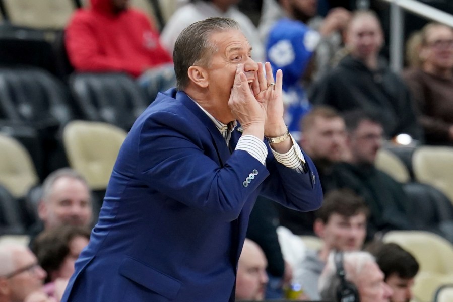 Kentucky coach John Calipari calls out to the team during the first half of a college basketball game against Oakland in the first round of the men's NCAA Tournament Thursday, March 21, 2024, in Pittsburgh. (AP Photo/Matt Freed)