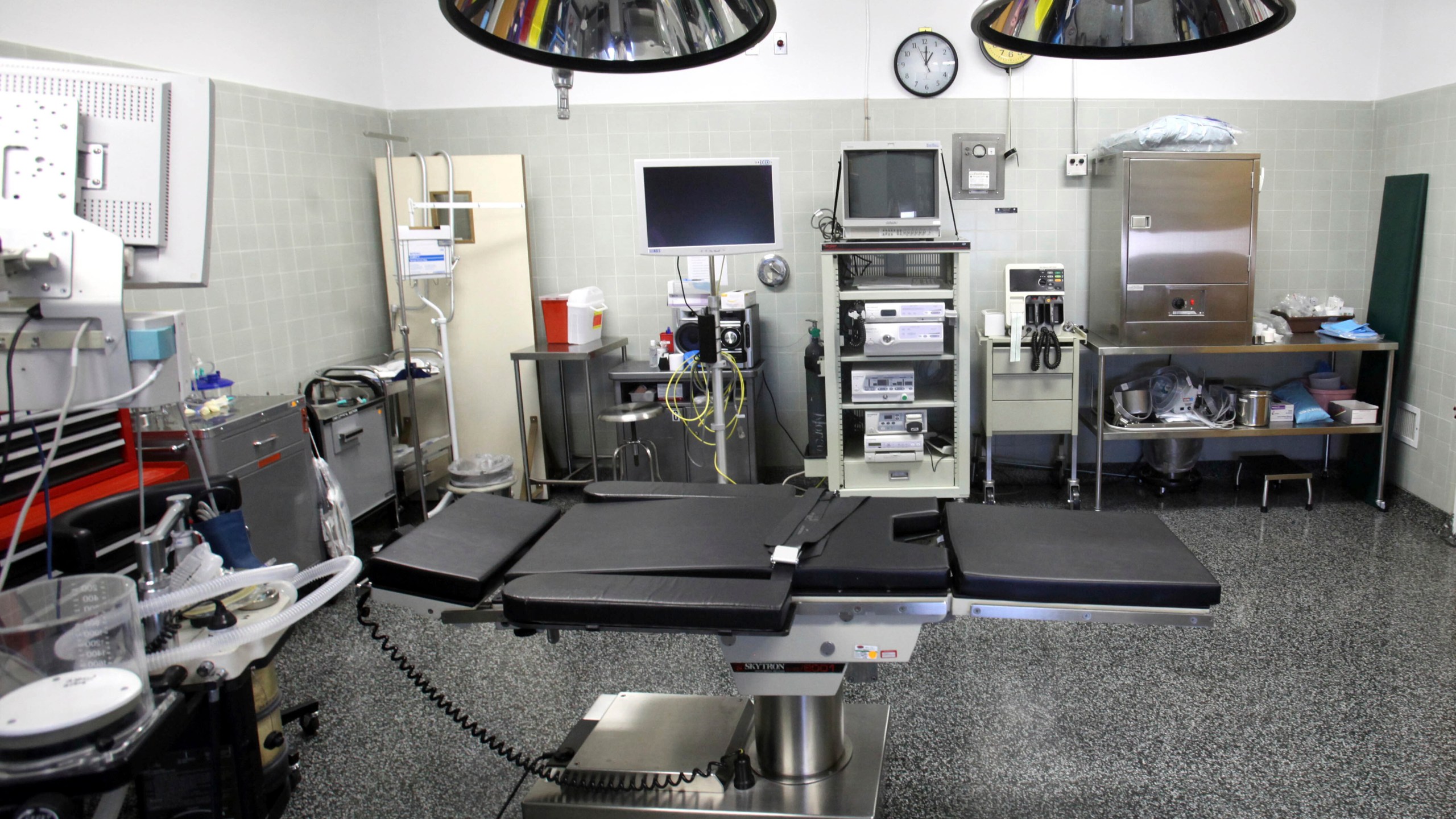 FILE - An operating room is seen in Calif., July 27, 2010. Hospitals must obtain written informed consent from patients before subjecting them to pelvic exams and exams of other sensitive areas — especially if an exam will be done while the patient is unconscious, the federal government said Monday, April 1, 2024. (AP Photo/Rich Pedroncelli, File)