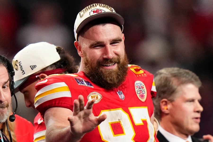 FILE - Kansas City Chiefs tight end Travis Kelce (87) waves after the NFL Super Bowl 58 football game against the San Francisco 49ers Sunday, Feb. 11, 2024, in Las Vegas. The tight end is the host of a new game show called “Are You Smarter Than a Celebrity” for Prime Video, the streamer confirmed Tuesday, April 16, 2024. (AP Photo/Frank Franklin II, File)