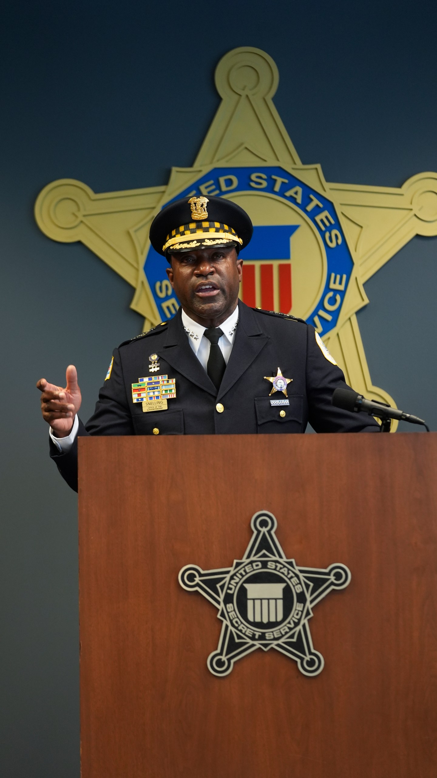 Chicago Police Superintendent Larry Snelling speaks during a Democratic National Convention security briefing at the U.S. Secret Service's Chicago Field Office Thursday, July 25, 2024, in Chicago. (AP Photo/Erin Hooley)