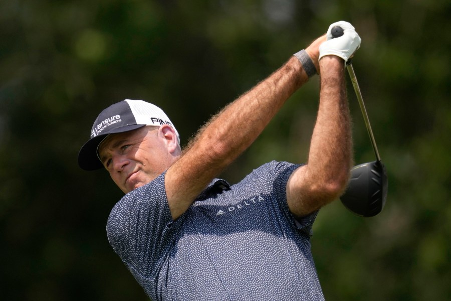 Stewart Cink watches his tee shot on the 10th hole during the second round of the 3M Open golf tournament at the Tournament Players Club, Friday, July 26, 2024, in Blaine, Minn. (AP Photo/Charlie Neibergall)