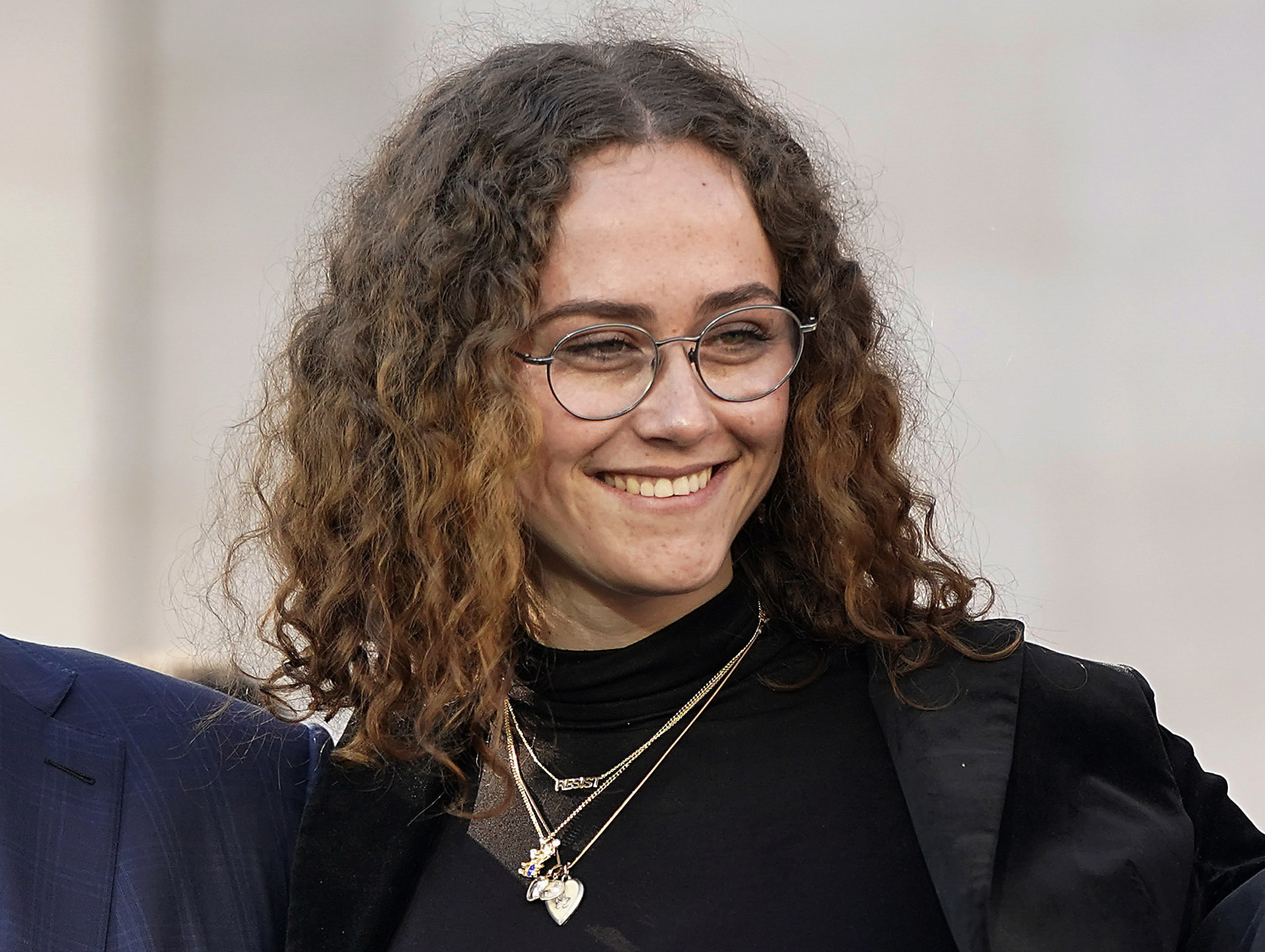 FILE - Ella Emhoff appears at a rally for her stepmother Sen. Kamala Harris, announcing Harris' presidential campaign in Oakland, Calif., Sunday, Jan. 27, 2019. A Manhattan software developer was arrested and charged Tuesday, July 30, 2024, with damaging the license plate covers on two SUVs belonging to a Secret Service detail assigned to Vice President Kamala Harris’ stepdaughter. (AP Photo/Tony Avelar, File)