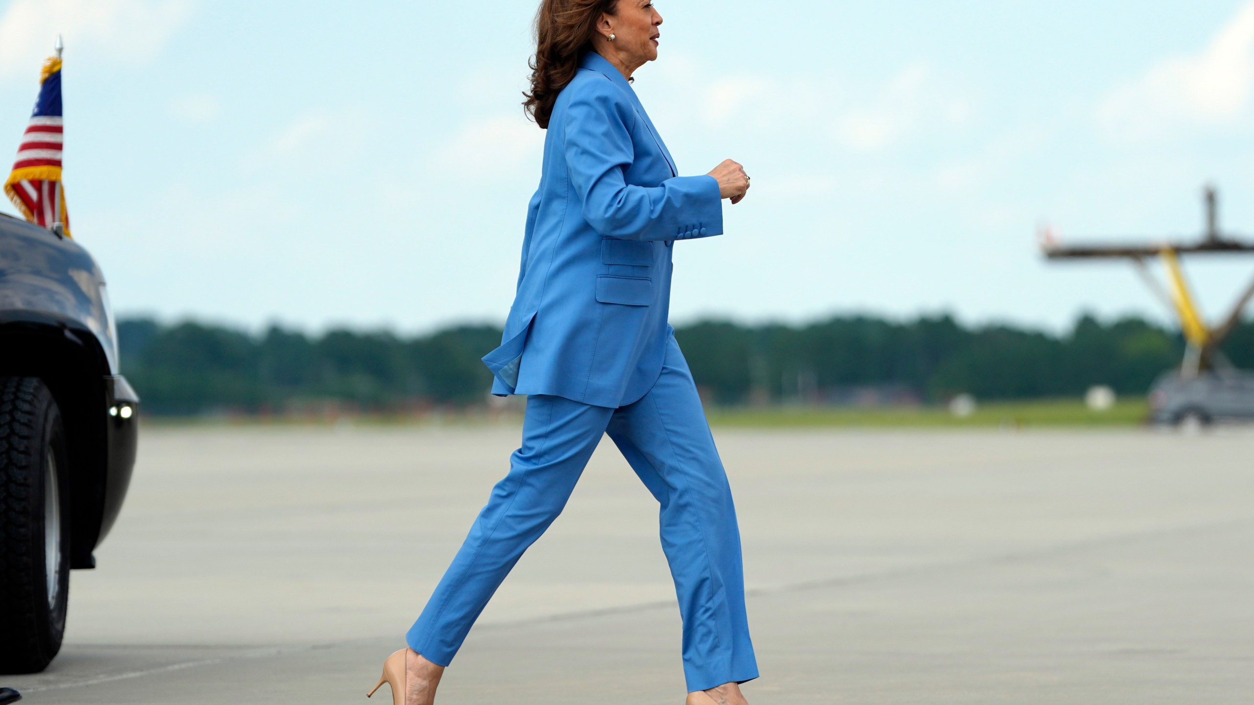 Democratic presidential nominee Vice President Kamala Harris walks to board Air Force Two at Raleigh-Durham International Airport, Friday, Aug. 16, 2024, in Morrisville, N.C., after a campaign event. (AP Photo/Julia Nikhinson)