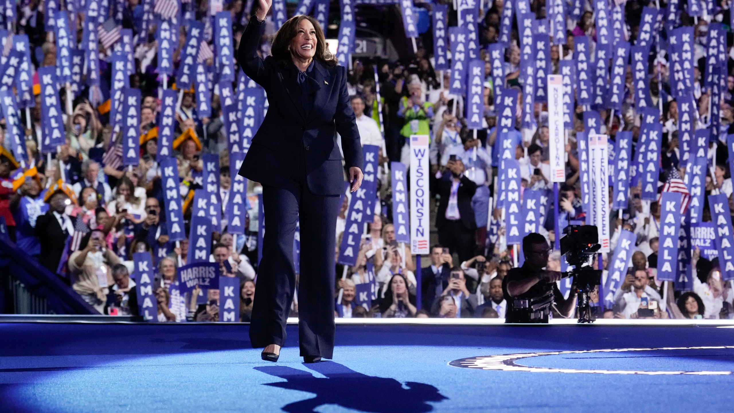 Democratic presidential nominee Vice President Kamala Harris arrives to speak on the final day of the Democratic National Convention, Thursday, Aug. 22, 2024, in Chicago. (AP Photo/Jacquelyn Martin)