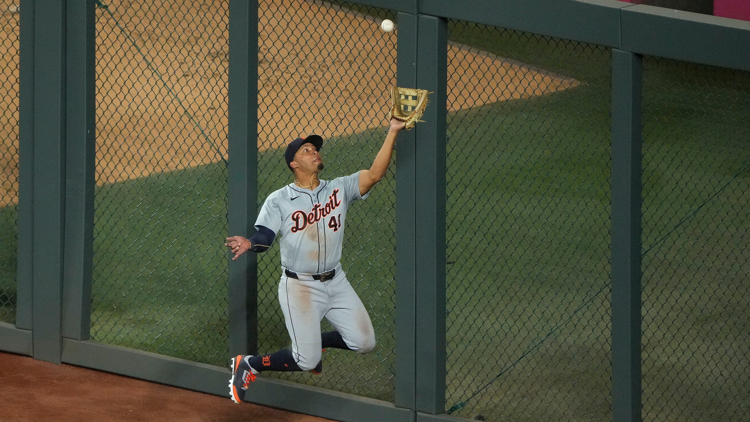 Detroit Tigers right fielder Wenceel Perez catches a fly ball for the out on Kansas City Royals' Tommy Pham during the fifth inning of a baseball game Wednesday, Sept. 18, 2024, in Kansas City, Mo. (AP Photo/Charlie Riedel)