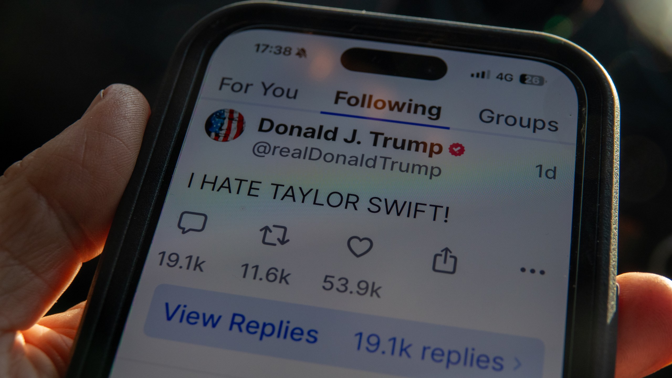 A Trump post on Truth Social that says "I hate Taylor Swift."