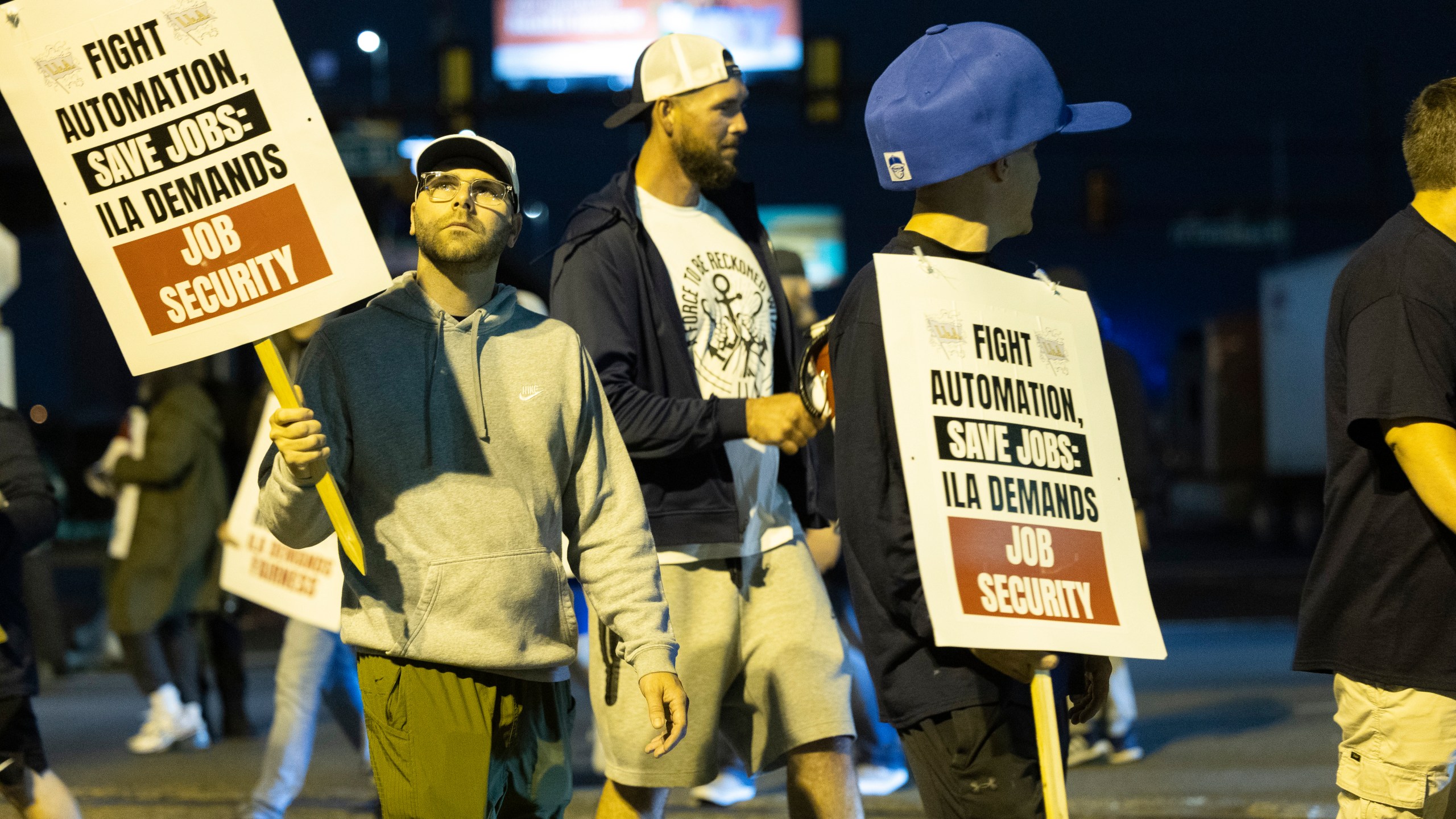 Striking Philadelphia longshoreman picket outside the Packer Avenue Marine Terminal Port, Tuesday, Oct. 01, 2024.(AP Photo/Ryan Collerd)