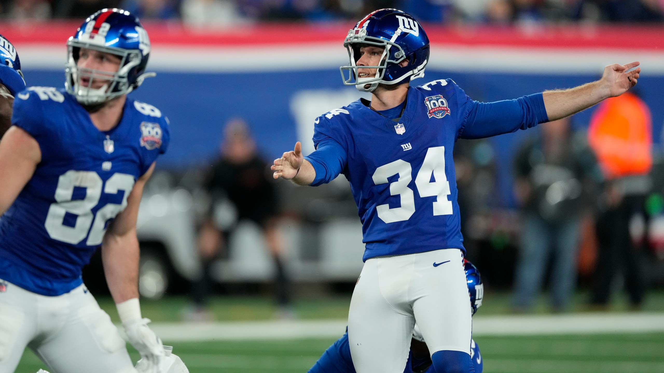 New York Giants kicker Greg Joseph watches his missed field goal in the second half of an NFL football game against the Cincinnati Bengals, Sunday, Oct. 13, 2024, in East Rutherford, N.J. (AP Photo/Seth Wenig)