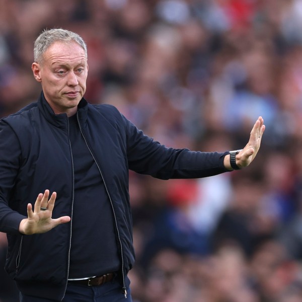 Leicester's head coach Steve Cooper gestures during the English Premier League soccer match between Arsenal and Leicester City at the Emirates Stadium in London, Saturday, Sept. 28, 2024. (AP Photo/Ian Walton)