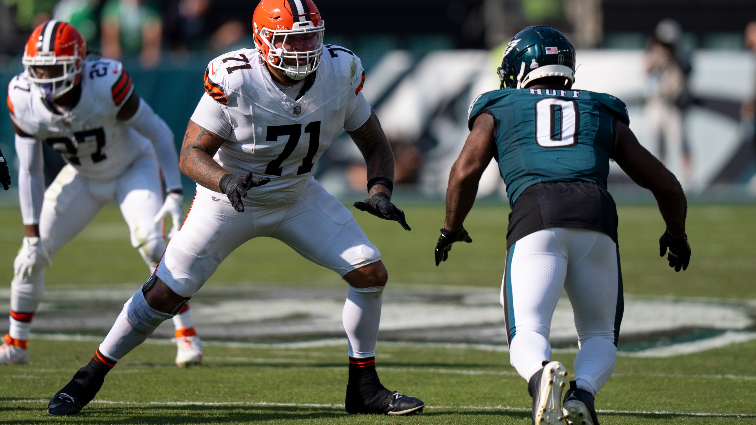 FILE - Cleveland Browns tackle Jedrick Wills Jr. (71) in action against Philadelphia Eagles defensive end Bryce Huff (0) during the NFL football game, Sunday, Oct. 13, 2024, in Philadelphia. (AP Photo/Chris Szagola, File)