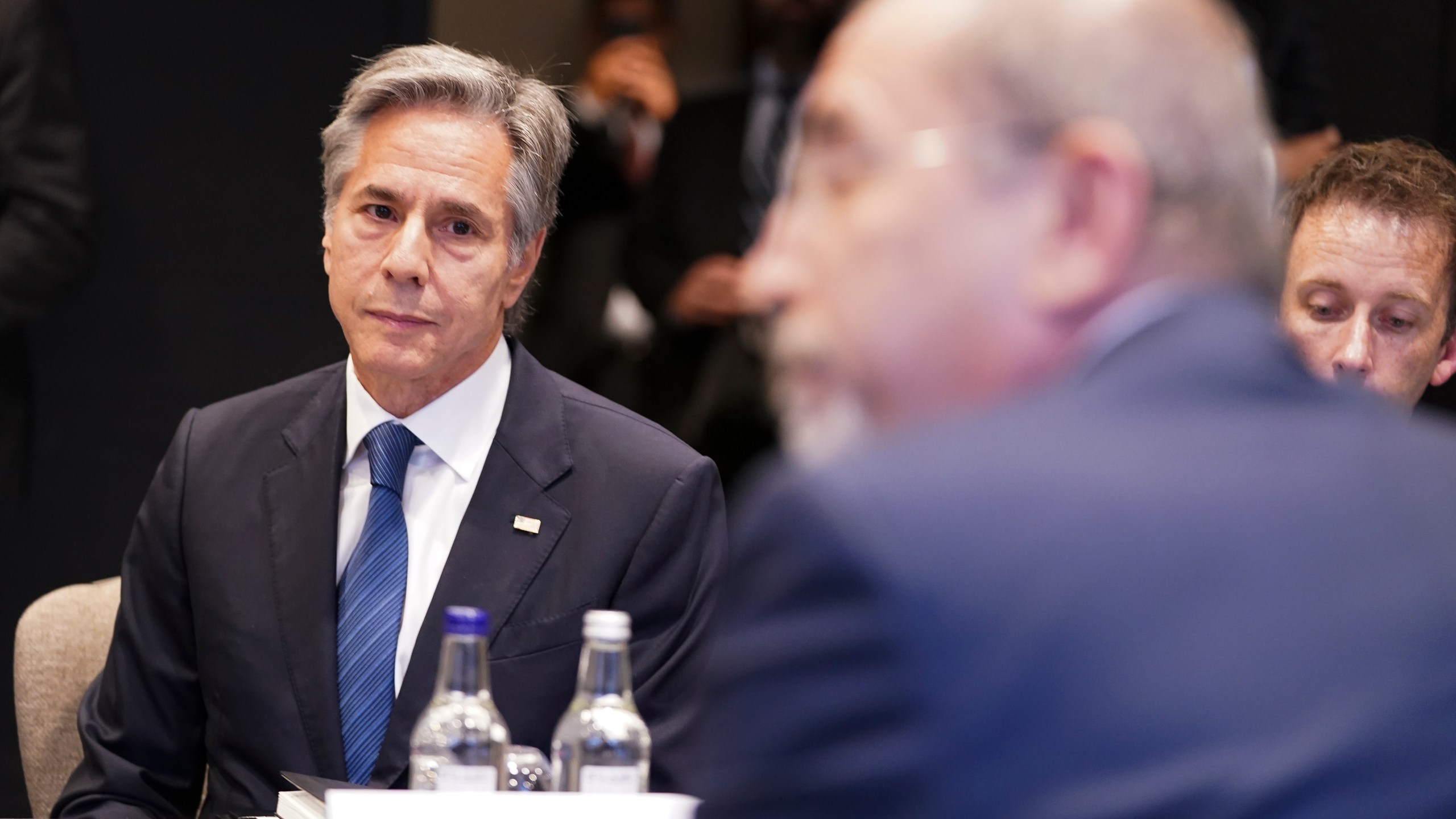 U.S. Secretary of State Antony Blinken meets with Jordanian Foreign Minister Ayman Safadi in London Britain, Friday, Oct. 25, 2024. (Nathan Howard/Pool photo via AP)