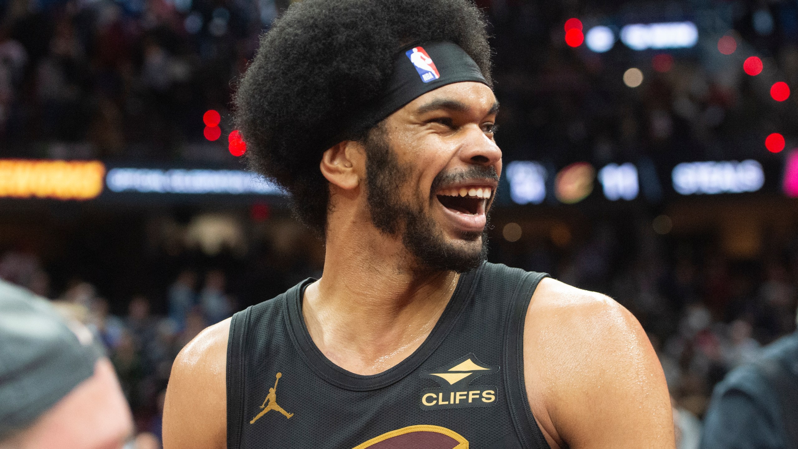 Cleveland Cavaliers' Jarrett Allen reacts after an Emirates NBA cup basketball game against the Chicago Bulls in Cleveland, Friday, Nov 15, 2024. (AP Photo/Phil Long)