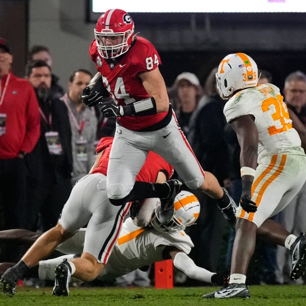 Georgia tight end Ben Yurosek (84) run s after a catch during the first half of an NCAA college football game against Tennessee, Saturday, Nov. 16, 2024, in Athens, Ga. (AP Photo/John Bazemore) Tennessee