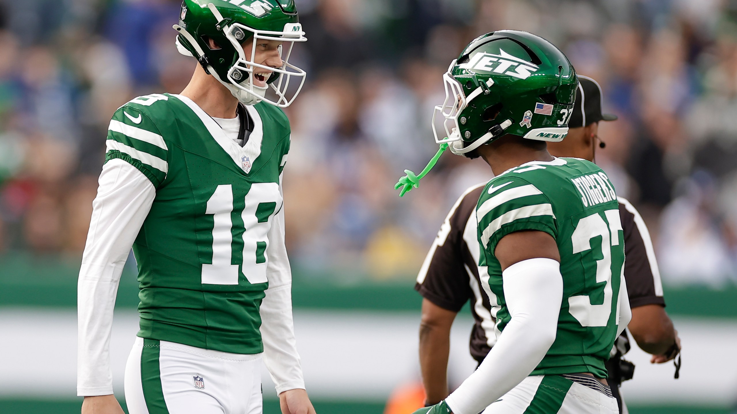 New York Jets place kicker Anders Carlson (18) celebrates with teammates after kicking a 58-yard field goal against the Indianapolis Colts during the third quarter of an NFL football game, Sunday, Nov. 17, 2024, in East Rutherford, N.J. (AP Photo/Adam Hunger)