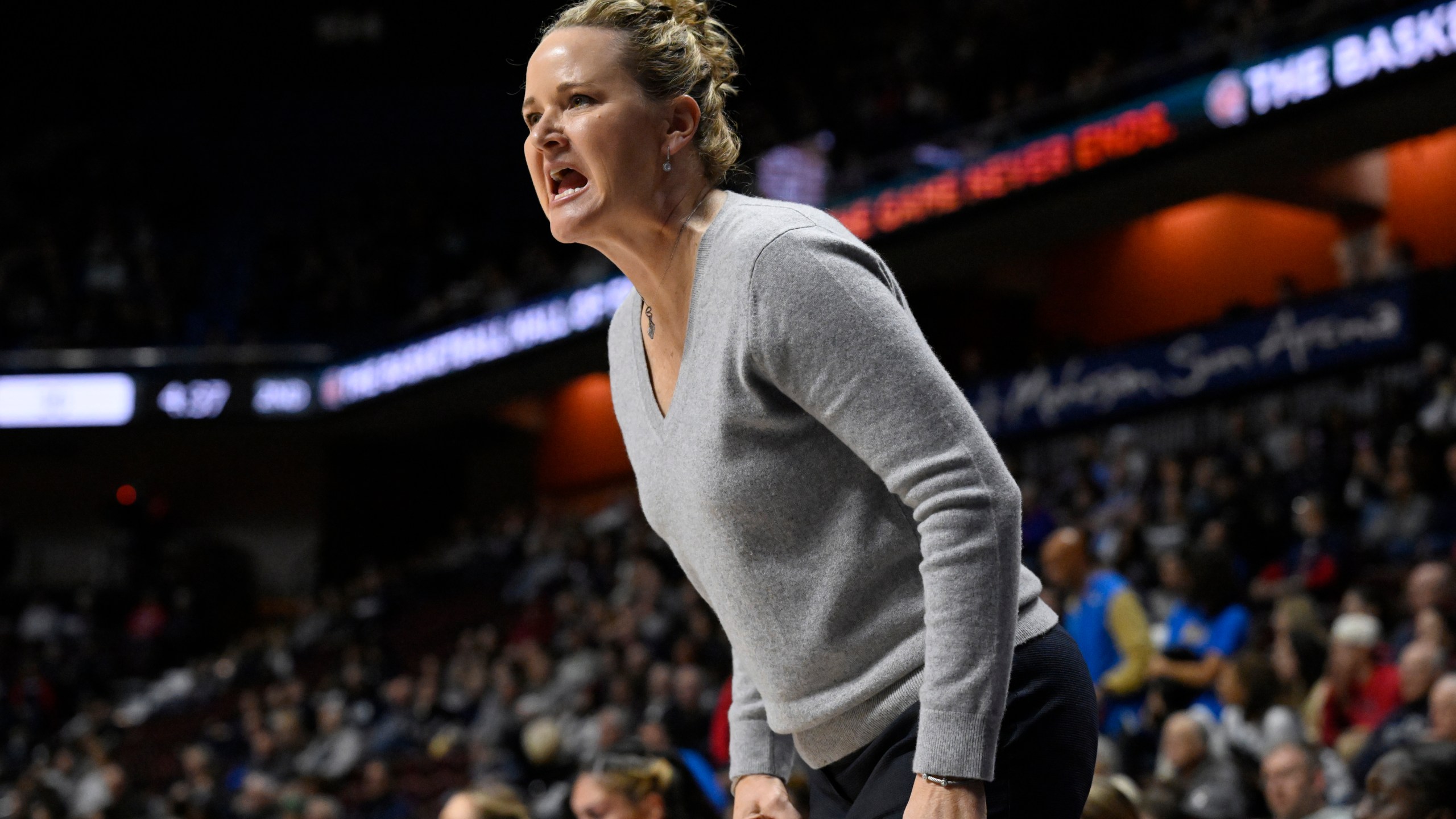 FILE - Utah head coach Lynne Roberts reacts in the first half of an NCAA college basketball game against South Carolina, Dec. 10, 2023, in Uncasville, Conn. (AP Photo/Jessica Hill, File)