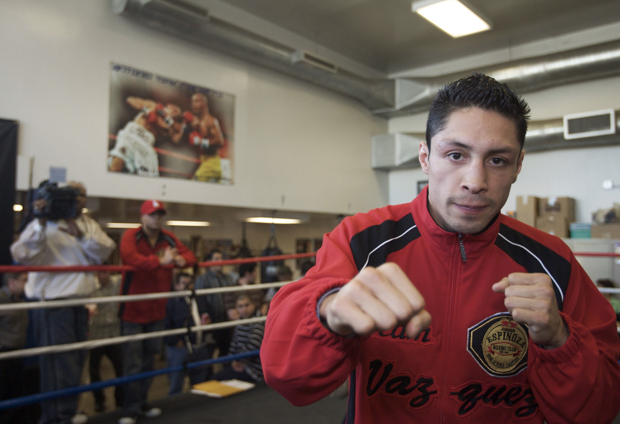 FILE - WBC and The Ring magazine super bantamweight champion Israel Vázquez works out at the South El Monte Boxing Club, in El Monte, Calif., Feb. 25, 2008. The World Boxing Council (WBC) president confirmed on Tuesday, Dec. 3, 2024, that Israel Vázquez, a Mexican fighter who won three world titles in his boxing career, has died. He was 46. (AP Photo/Damian Dovarganes, File)