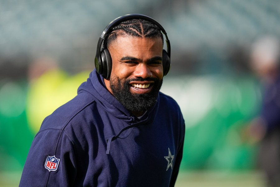 Dallas Cowboys running back Ezekiel Elliott works out prior to an NFL football game against the Philadelphia Eagles, Sunday, Dec. 29, 2024, in Philadelphia. (AP Photo/Chris Szagola)