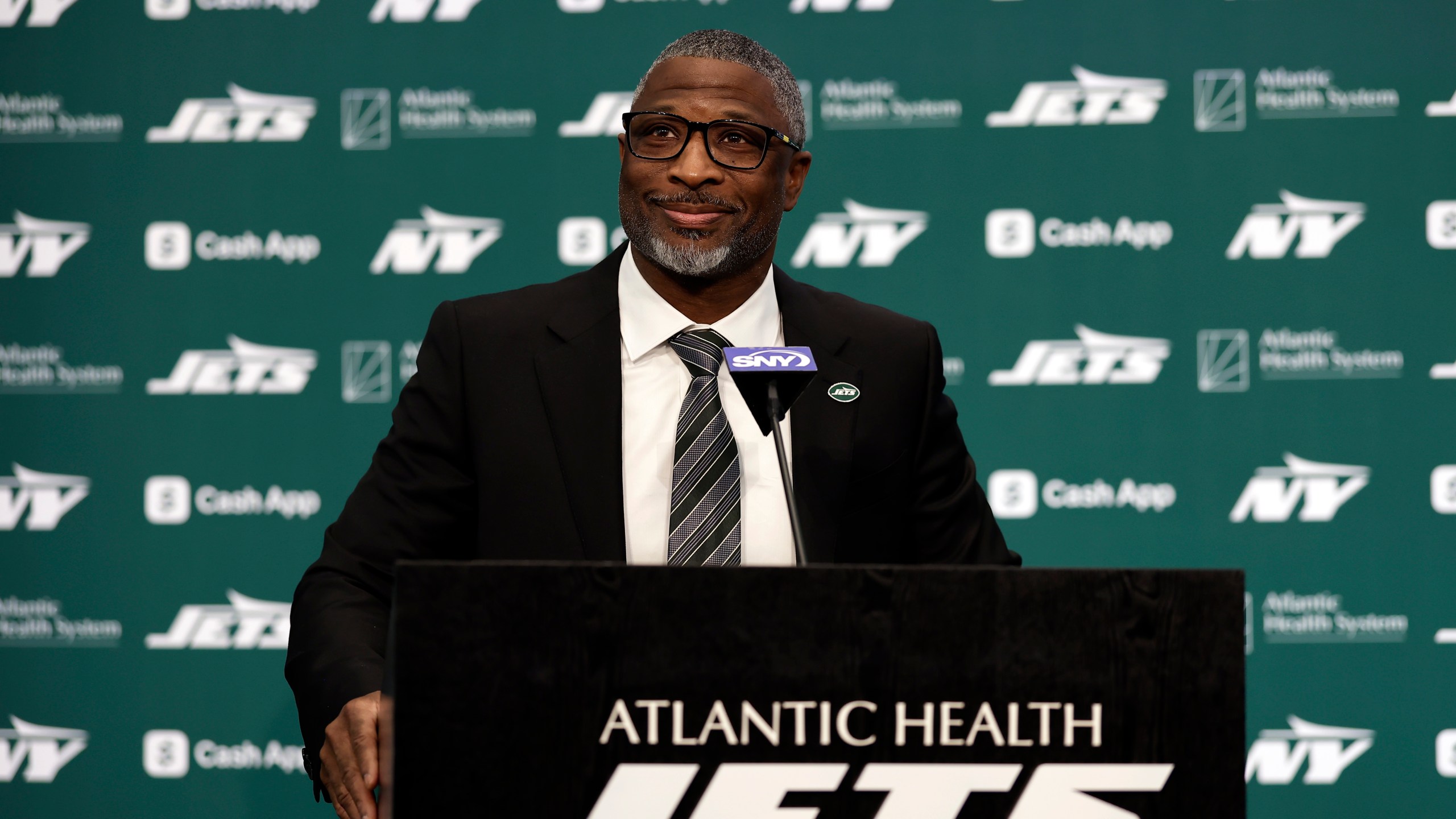 The New York Jets introduce new head coach Aaron Glenn during a press conference at the NFL football team's training facility on Monday, Jan. 27, 2025, in Florham Park, N.J. (AP Photo/Adam Hunger)